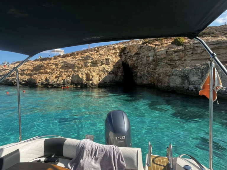 Huur een Eolo Eolo 650 Day L in Qawra