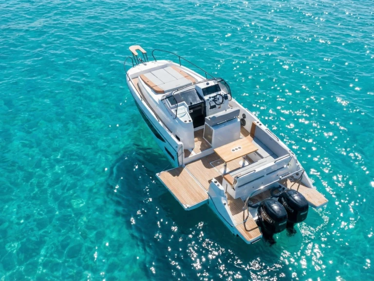 Bootverhuur Ibiza Town goedkoop FLYER 9 SUNdeck