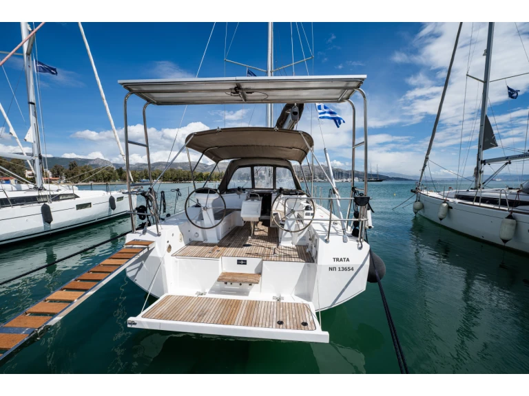 Bavaria Bavaria C38 te huur van particulier of professional in Néa Péramos