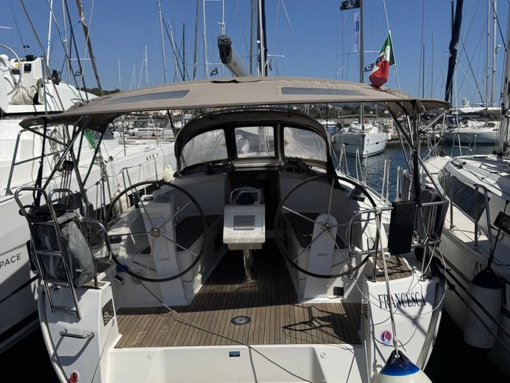 Huur een Bavaria Cruiser 37 in Punta Ala