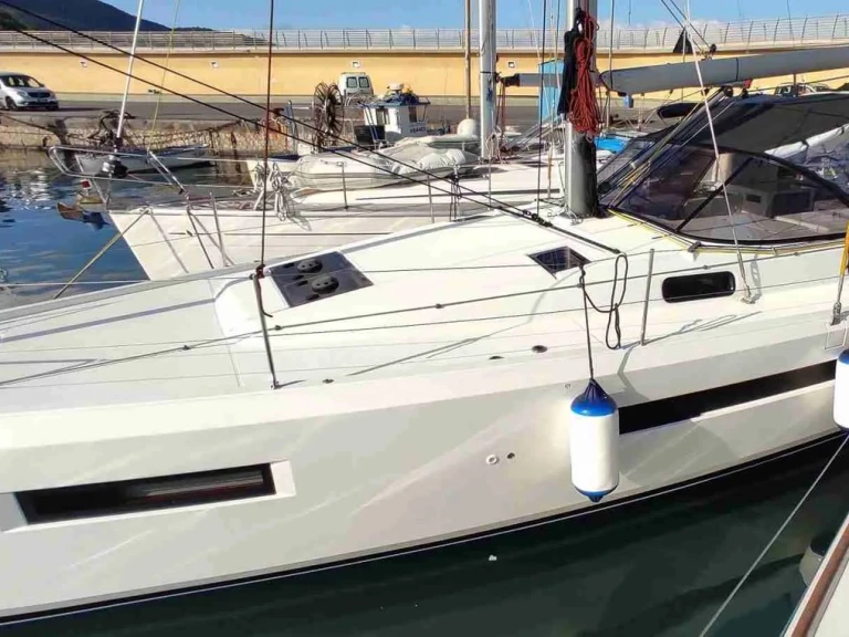 Verhuur Zeilboot Jeanneau met vaarbewijs