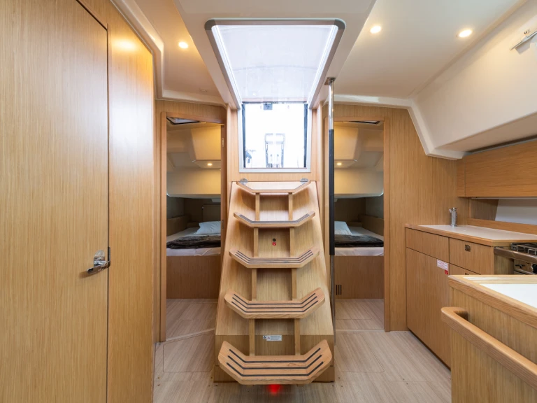 Jachthuur in Néa Péramos - Bavaria Bavaria C38 via SamBoat