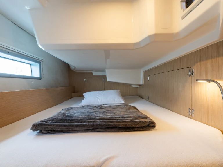 Bootverhuur Néa Péramos goedkoop Bavaria C38