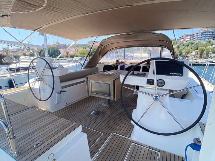 Verhuur Zeilboot in Milazzo - Dufour Dufour 520 Grand Large