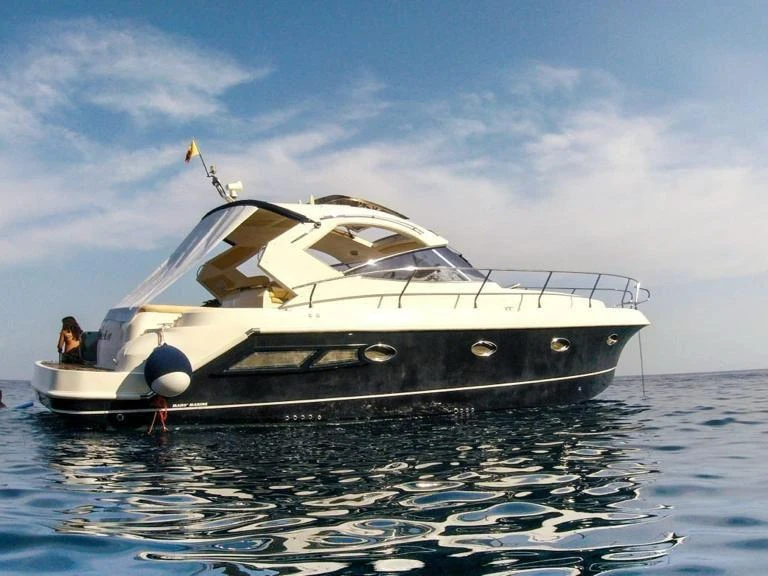 Huur een Mano Marine Mano Marine 35 HT in Furnari