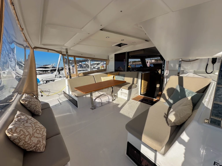 Verhuur Catamaran Fountaine Pajot met vaarbewijs
