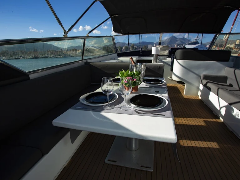Verhuur Jacht in Milazzo - Leopard Catamarans / Robertson & Caine Leopard 23 - 3 + 1 cab.