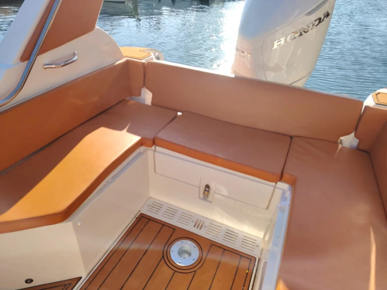 RIB te huur in Bormes-les-Mimosas voor de beste prijs