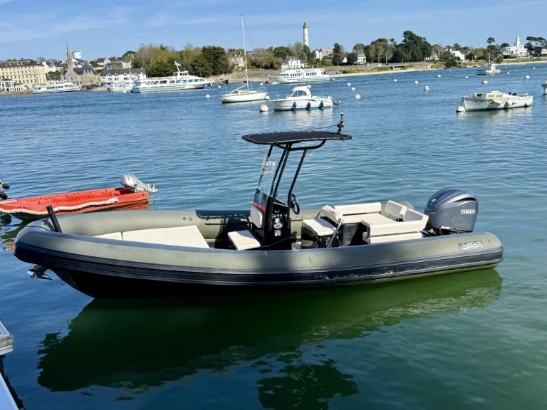 Huur een Sea Water Sea Water Phantom 230 in Combrit