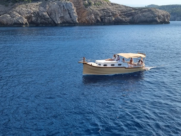 Huur Motorboot met of zonder schipper Capeador in Ibiza Town