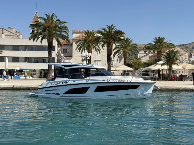 Motorboot te huur in Trogir voor de beste prijs