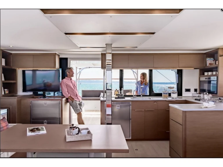 Verhuur Catamaran Lagoon met vaarbewijs