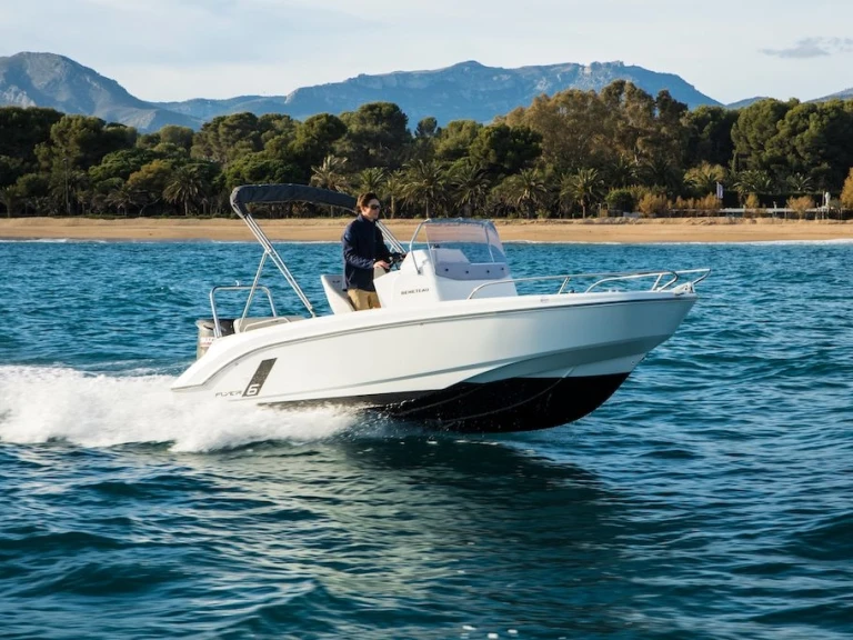 Verhuur Motorboot Bénéteau met vaarbewijs