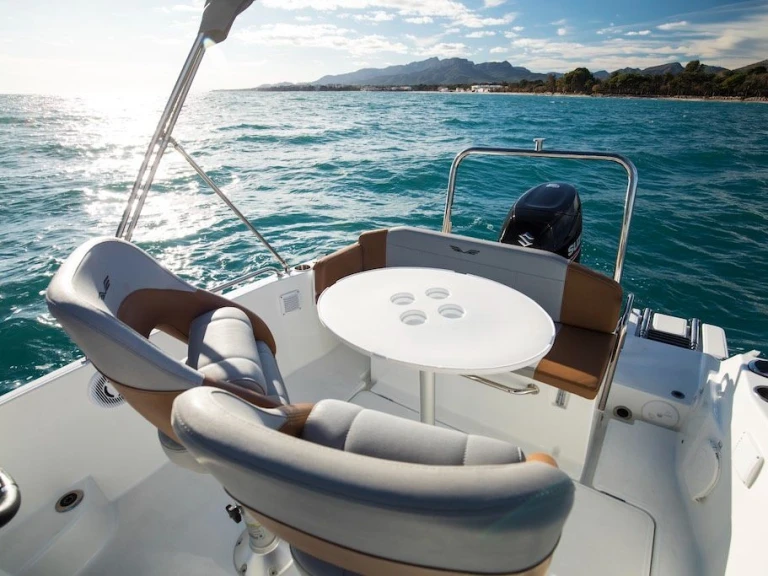 Bénéteau Flyer 6 SPACEdeck te huur van particulier of professional in Sète