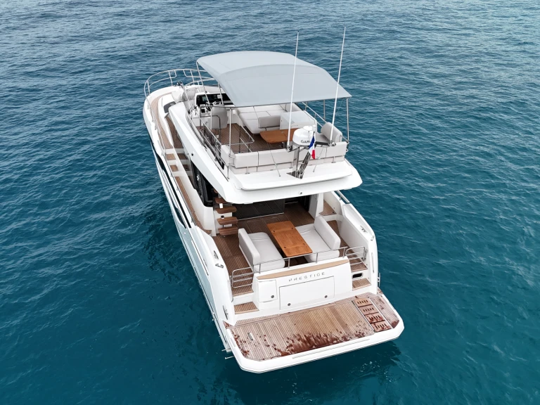 Verhuur Motorboot Prestige met vaarbewijs