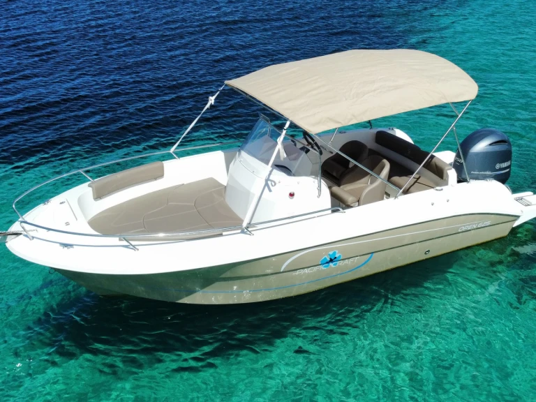 Huur een Pacific Craft Pacific Craft 625 Open in Sant Antoni de Portmany