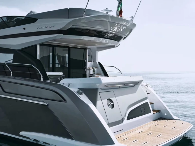 Bootverhuur Porto Villa San Giovanni goedkoop Azimut 53 Fly