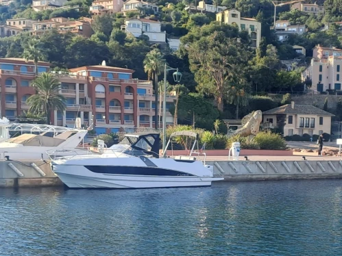 Bénéteau Flyer 8.8 SUNdeck te huur van particulier of professional in Mandelieu-la-Napoule