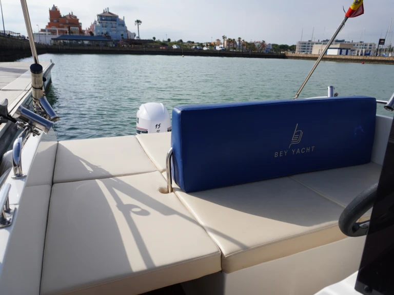 Bootverhuur Bey Yacht Bey 18 in El Puerto de Santa María via SamBoat