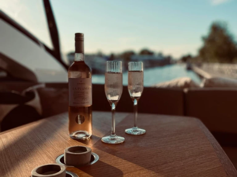 Princess Princess V53 te huur van particulier of professional in Makarska