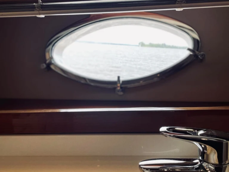 Huur een Princess Princess V53 in Makarska