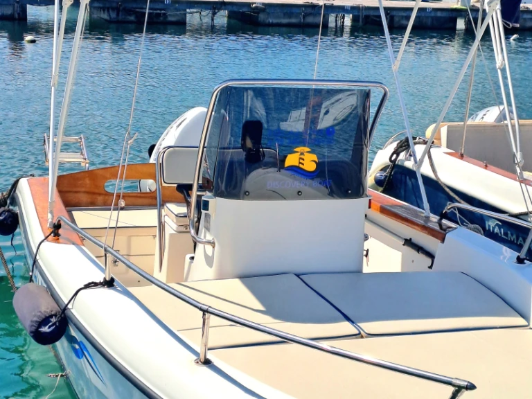 Verhuur Motorboot Ranieri met vaarbewijs