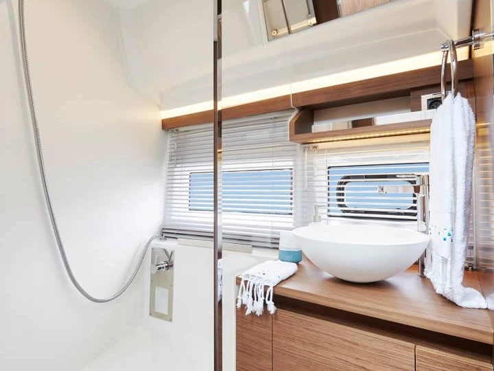 Huur Motorboot met of zonder schipper Jeanneau in Makarska