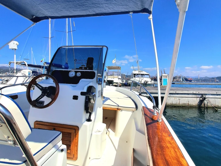 Bootverhuur La Spezia goedkoop Azzura