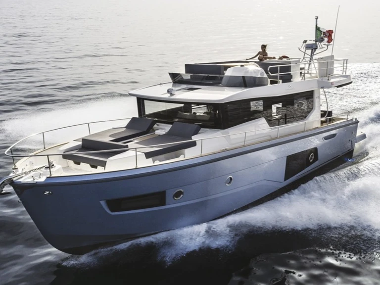 Huur een Cranchi Cranchi T43 Eco Trawler in Sardinië