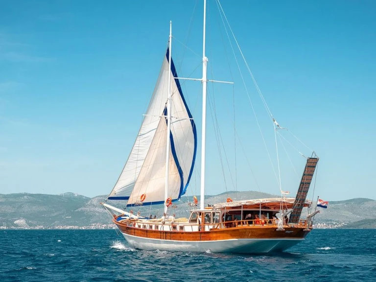 Zeilboot te huur in Marina (City) voor de beste prijs