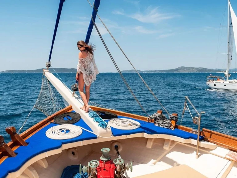 Custom Made Sv. Donat te huur van particulier of professional in Marina (City)