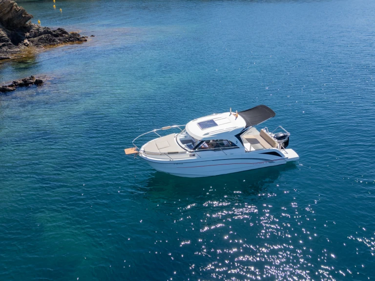 Huur een Bénéteau Antares 8 OB in Cadaqués