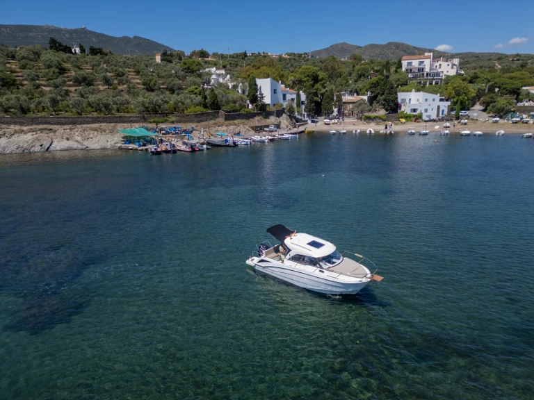 Bootverhuur Bénéteau Antares 8 OB in Cadaqués via SamBoat