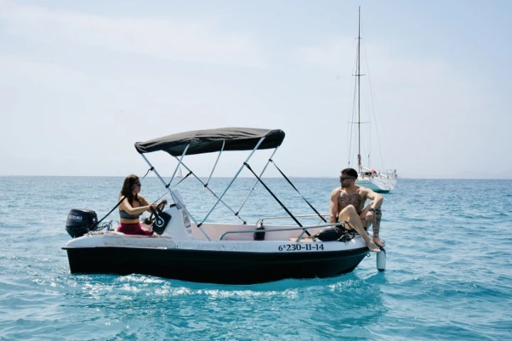 Huur Motorboot met of zonder schipper Astec in Playa Blanca