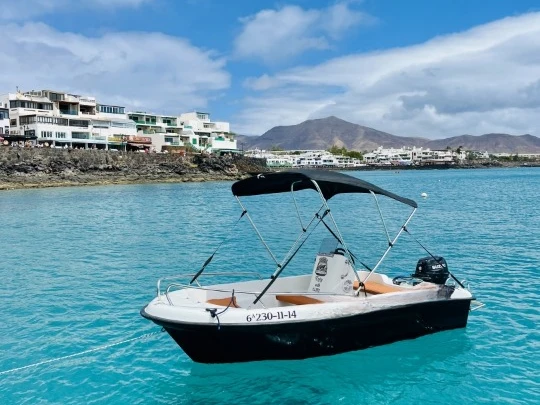 Motorboot te huur in Playa Blanca voor de beste prijs