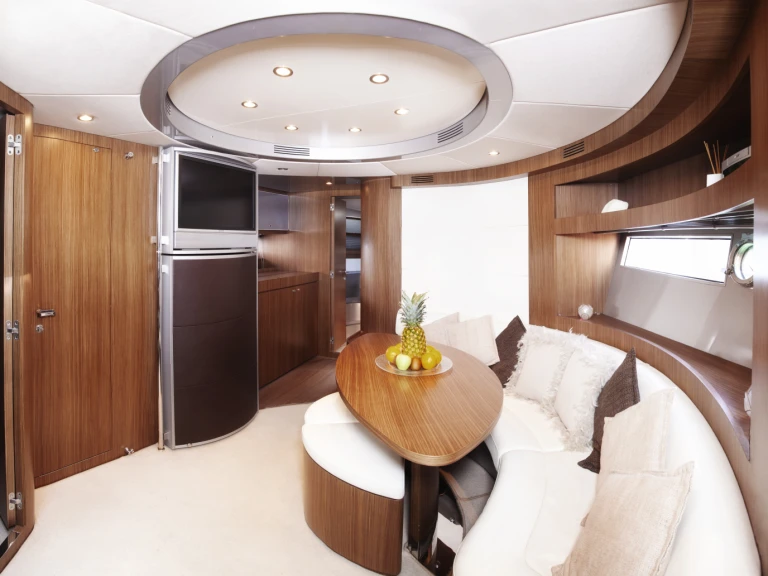 Motorboot te huur in Marina Botafoch voor de beste prijs