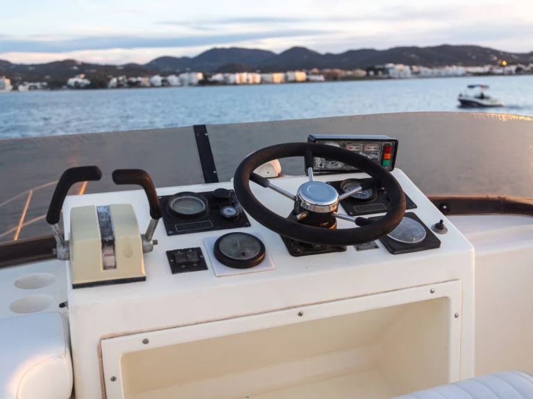 Huur Motorboot met of zonder schipper Fairline in Sant Antoni de Portmany