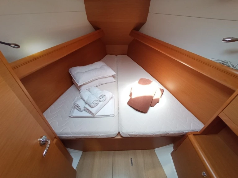Jeanneau Sun Odyssey 379 (3 cab.) te huur van particulier of professional in Lefkáda