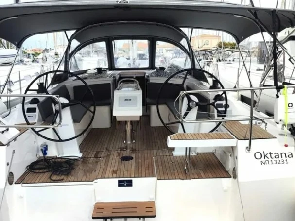 Bootverhuur Lefkáda goedkoop Bavaria C42 (3 cab.)