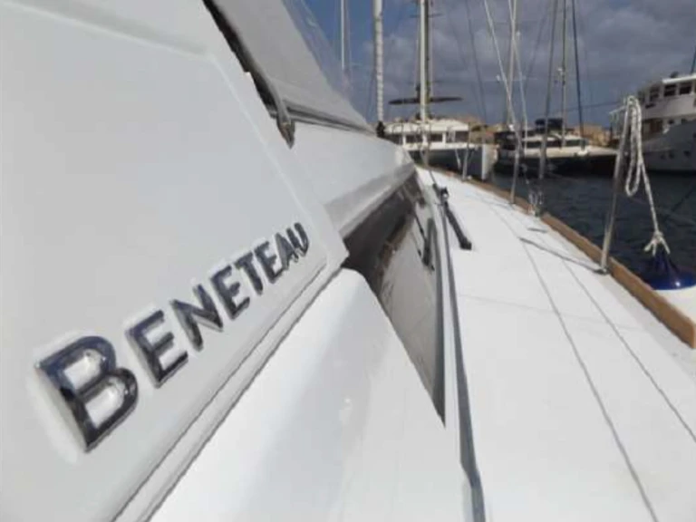 Bootverhuur Kalkara goedkoop Oceanis 48