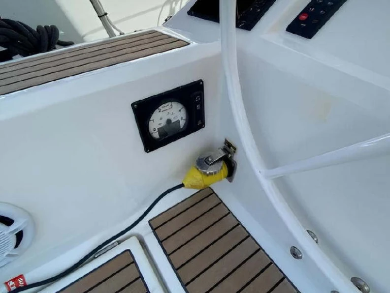 Huur een Bénéteau Oceanis 41.1 (3 cab.) in Lefkáda