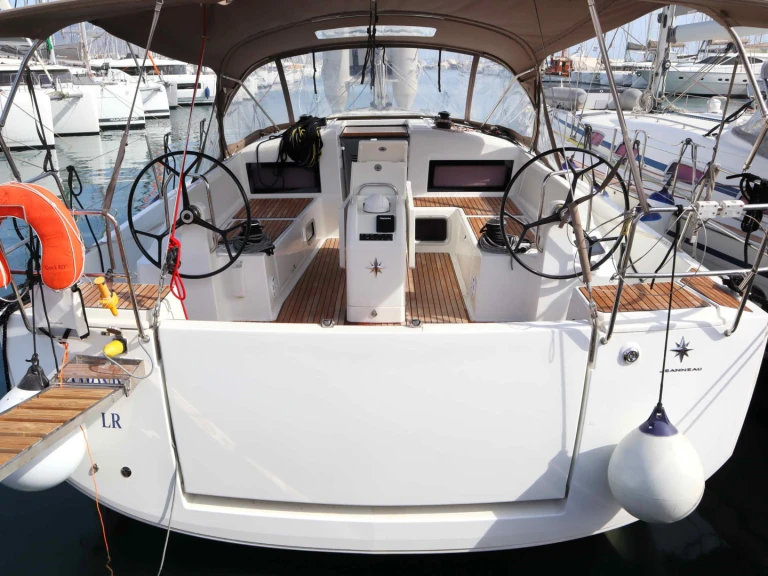 Verhuur Zeilboot Jeanneau met vaarbewijs