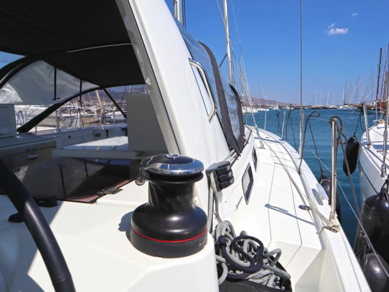 Bootverhuur Jeanneau Sun Loft 47 (7 cab.) in Néa Péramos via SamBoat