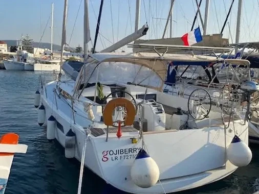 Bootverhuur Jeanneau Sun Odyssey 440 in Paros (Eiland) via SamBoat