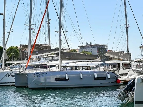 Huur Catamaran met of zonder schipper Excess in Pula