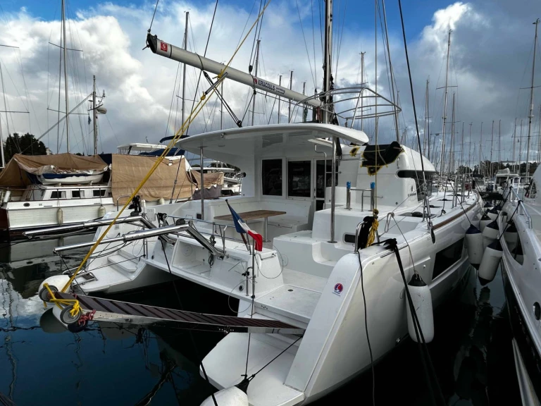 Verhuur Catamaran in Gouviá - Lagoon Lagoon 40