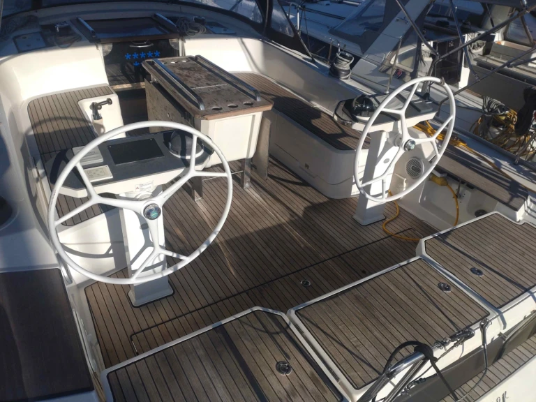 Jachthuur in Álimos - Bavaria Bavaria Cruiser 56 (6 cab.) via SamBoat