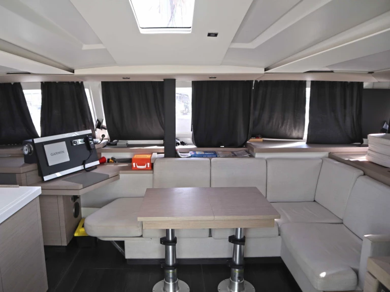 Jachthuur in Néa Péramos - Fountaine Pajot Astréa 42 Maestro (5 cab.) via SamBoat