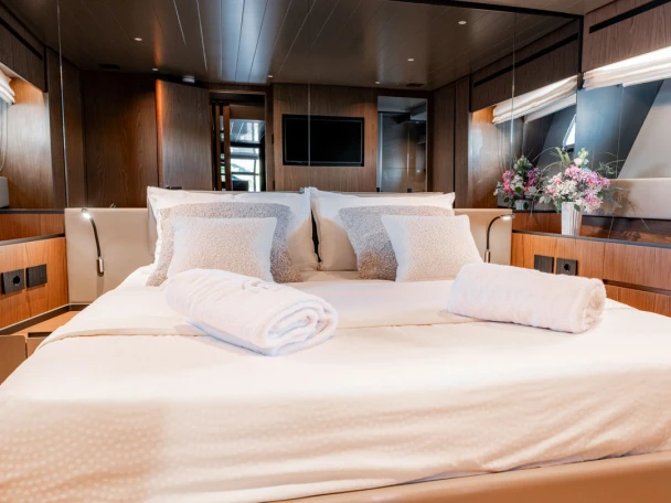 Huur Jacht met of zonder schipper Bluegame in Zadar (Provincie)