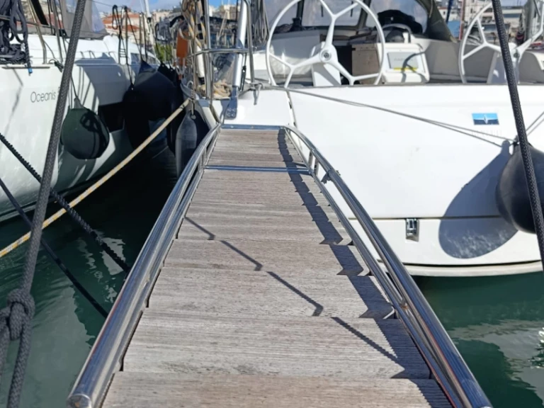 Bootverhuur Bavaria Bavaria 41 Cruiser in Álimos via SamBoat